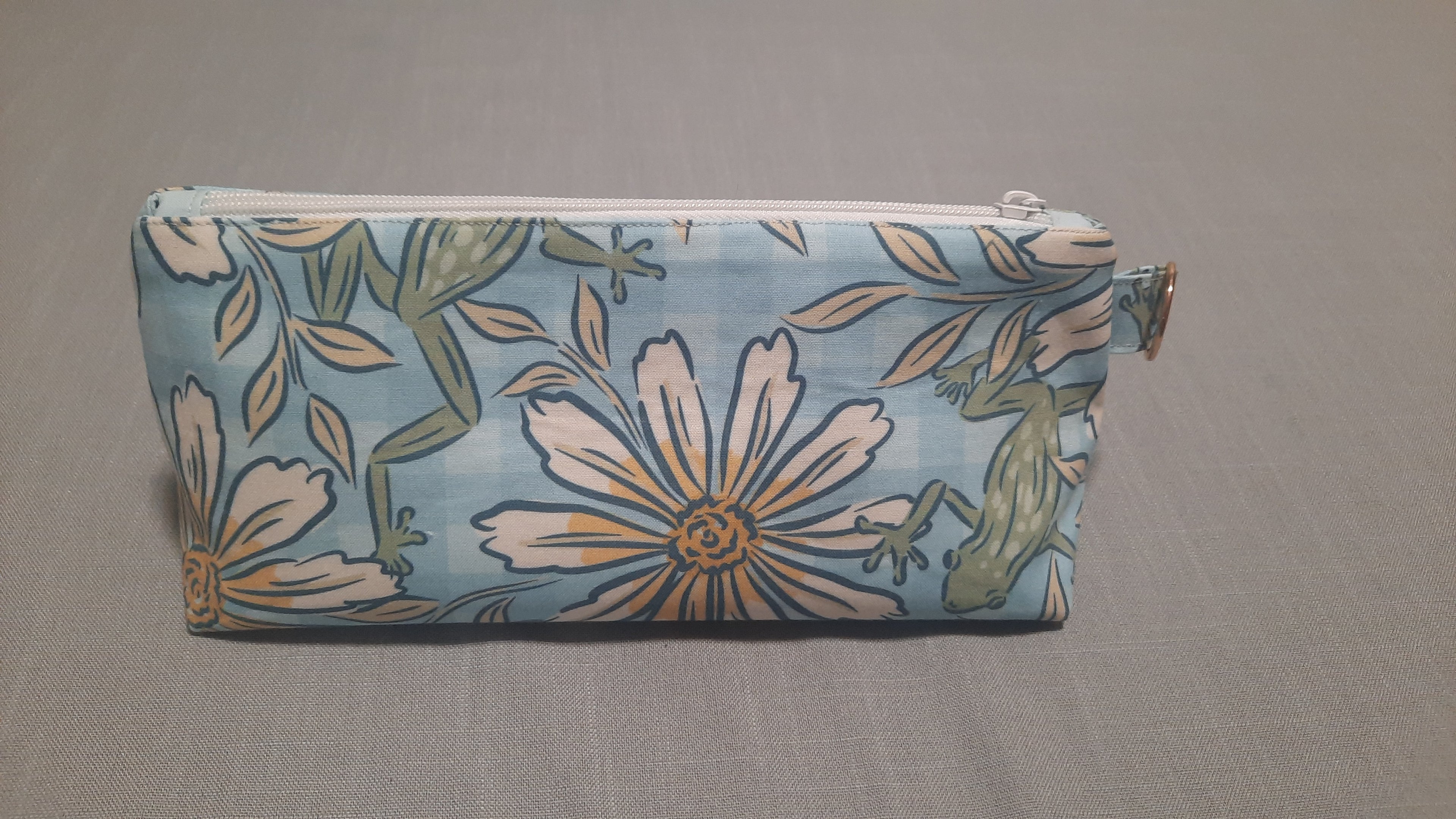 קלמר קטן DAISY FROGS