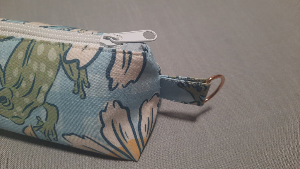 קלמר קטן DAISY FROGS