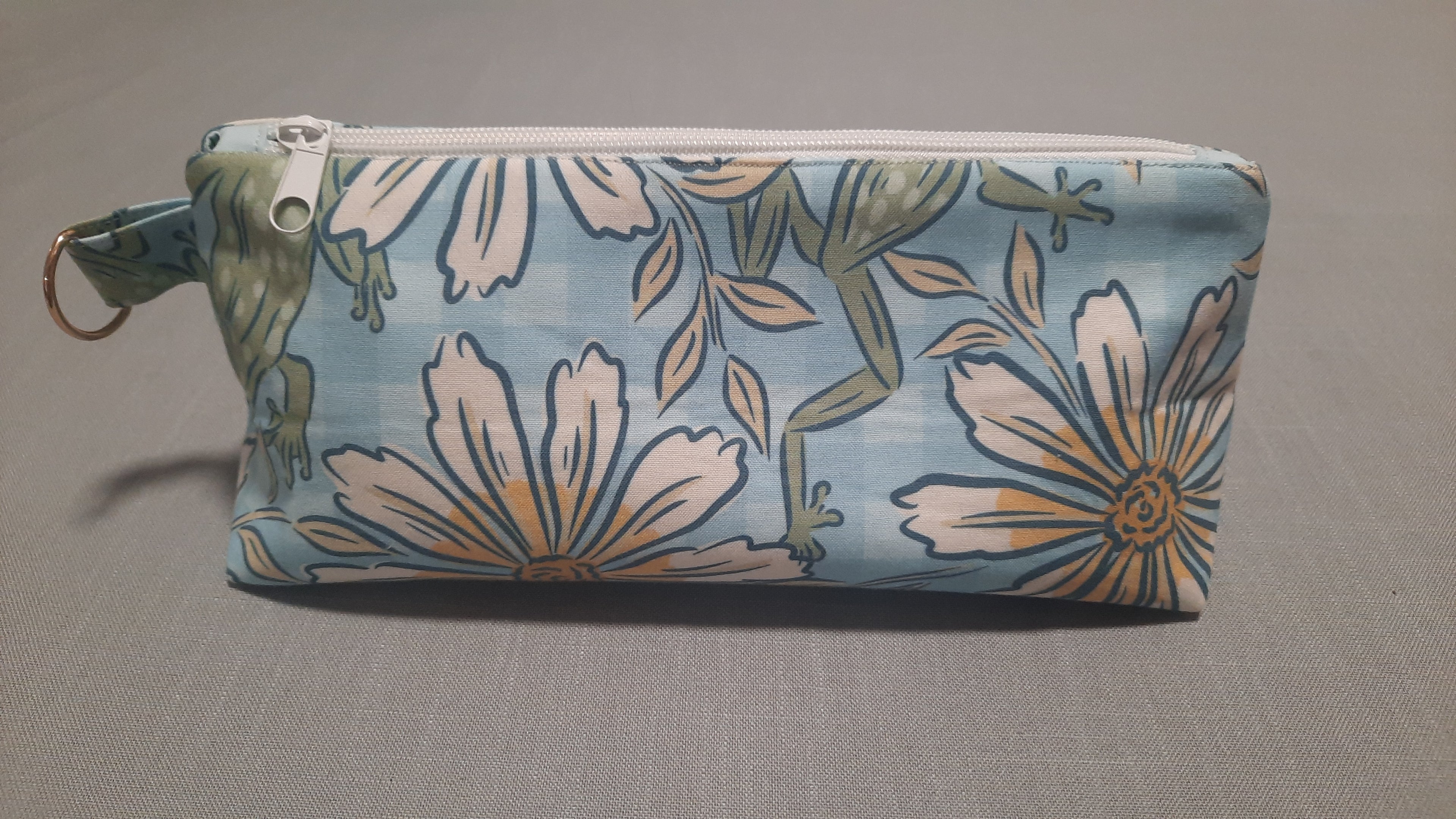 קלמר גדול DAISY FROGS